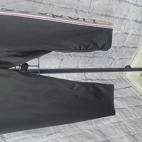 BEBE Sport Black/Pink Crush Side Stripe Capri Leggings Large‎ NWT - Picture 3 of 8